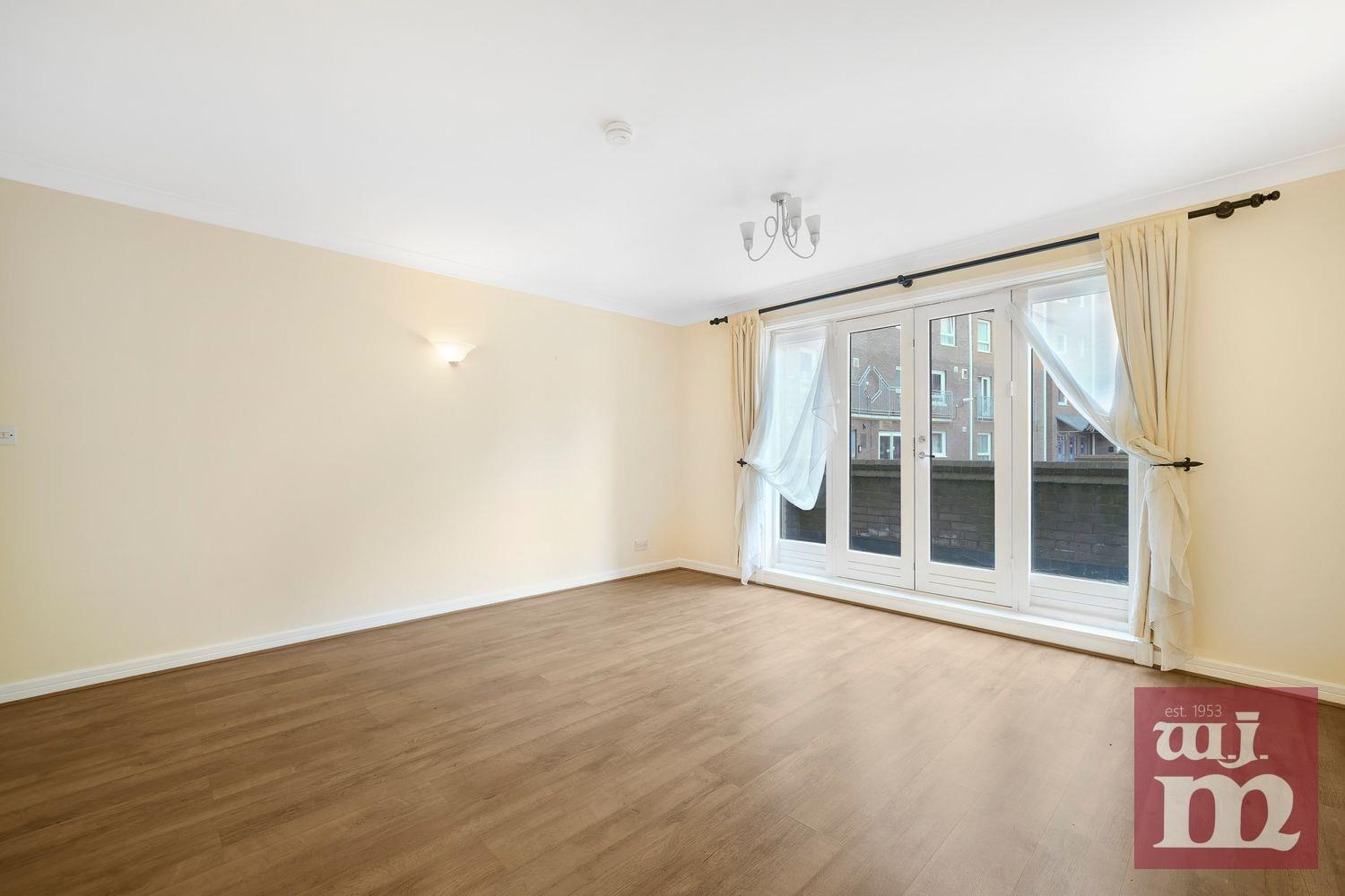 1 bed property in Hera Court, Canary Wharf